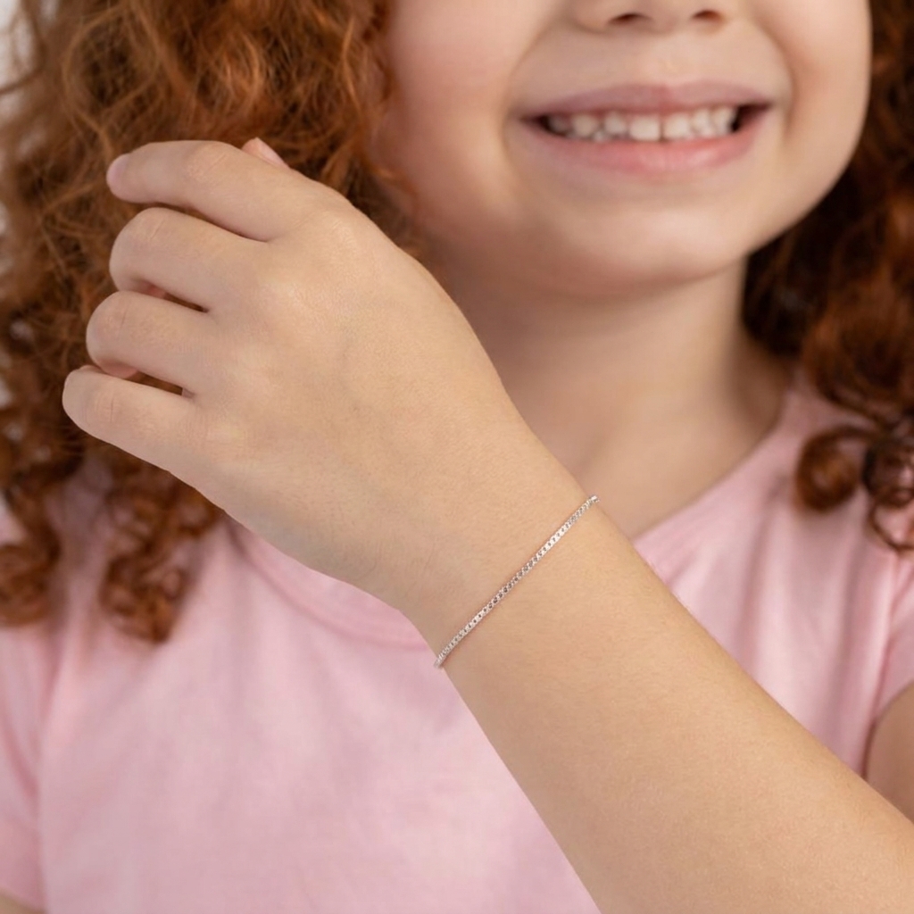 Pulseira veneziana infantil confeccionada em prata pura 925.